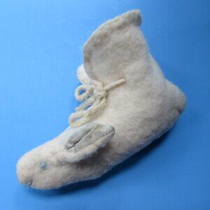 SALE Adorable Vintage Baby Booties Bunny Booties White Felt Blue Embroidery